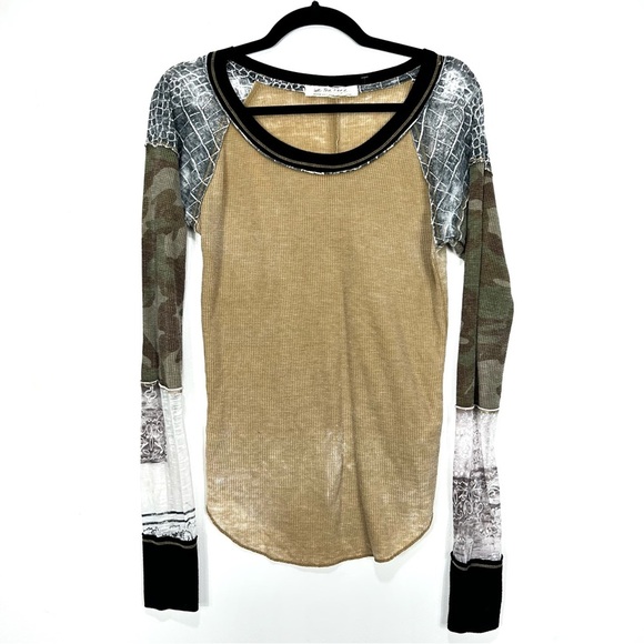 WE THE FREE thermal yellow camo longsleeve top L3 - Picture 1 of 5